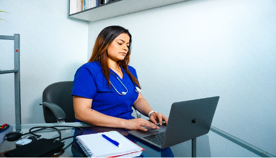 Equipo de salud trabajando